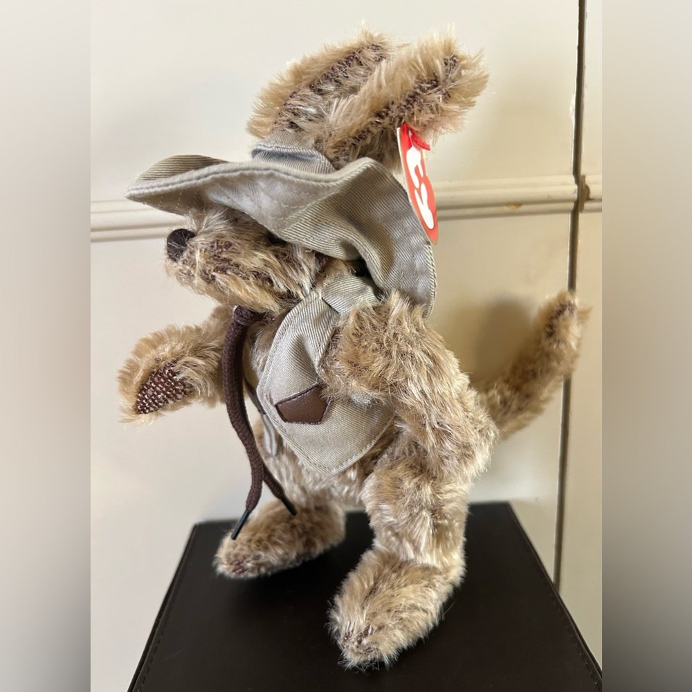 Vintage TY Beanie Babies "Hogan" Kangaroo  The Attic Treasure Collection - 6"